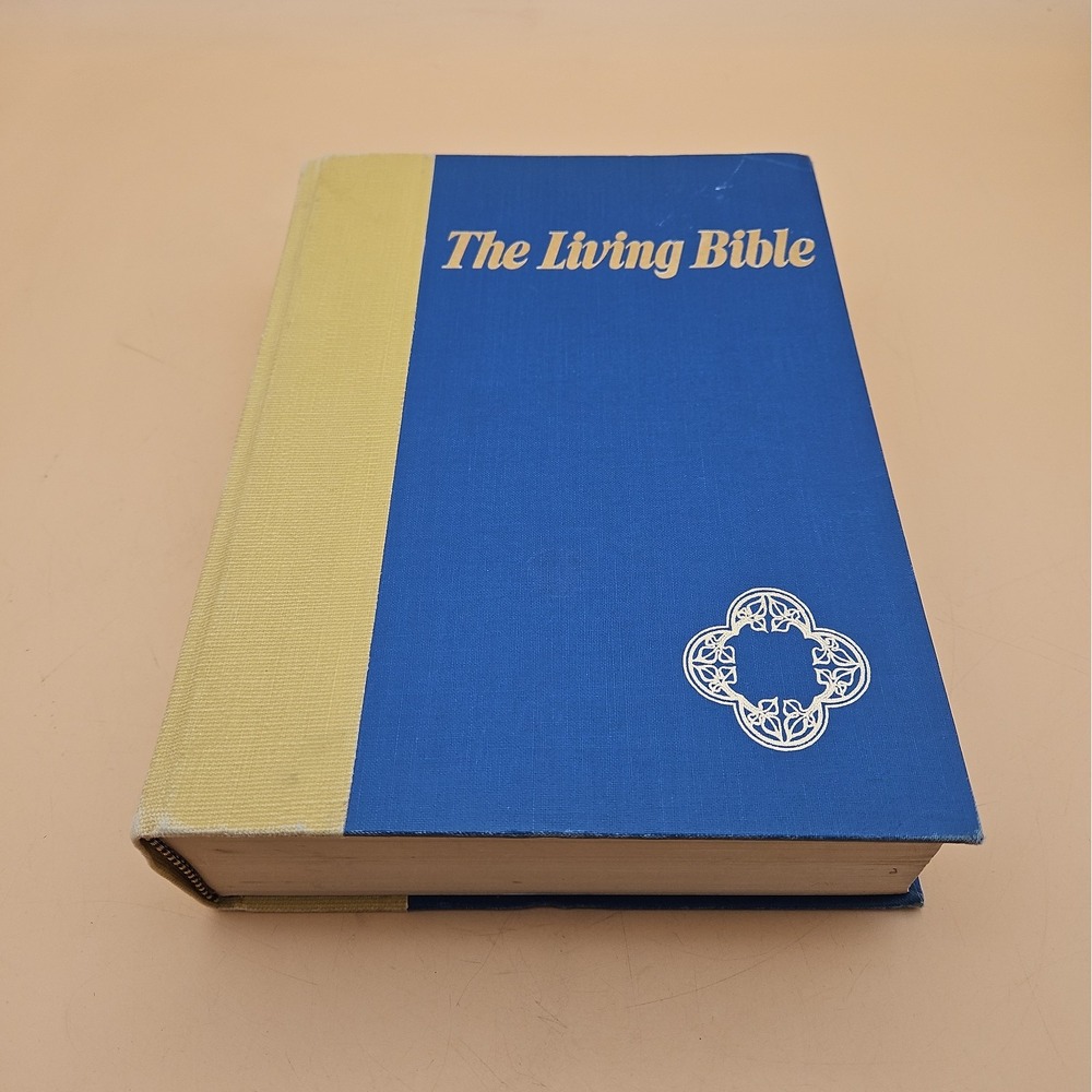 The Living Bible Holman Illustrated Edition Paraphrased Vtg 1973  Blue Hardcover